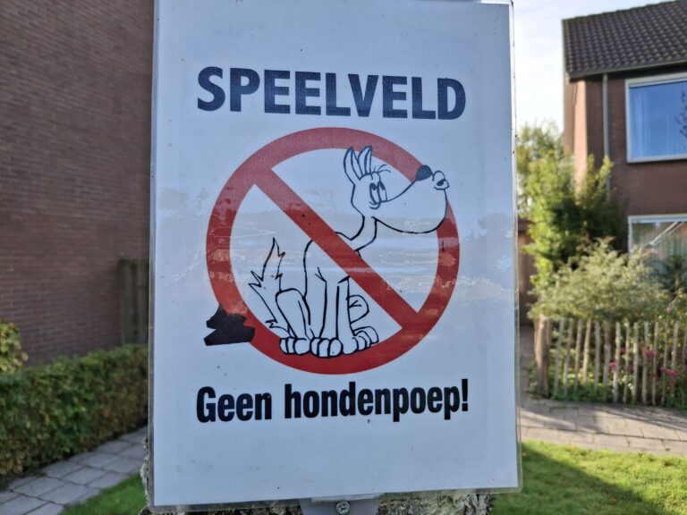 symboolfoto hondenpoep 2025 wdj