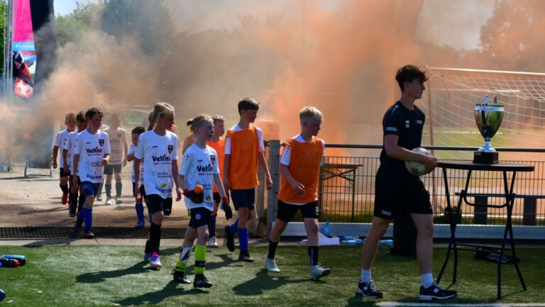 2e editie De Groot Vroomshoop Voetbaldag op woensdag 30 april bij de Vroomshoopse Boys 05 (002)