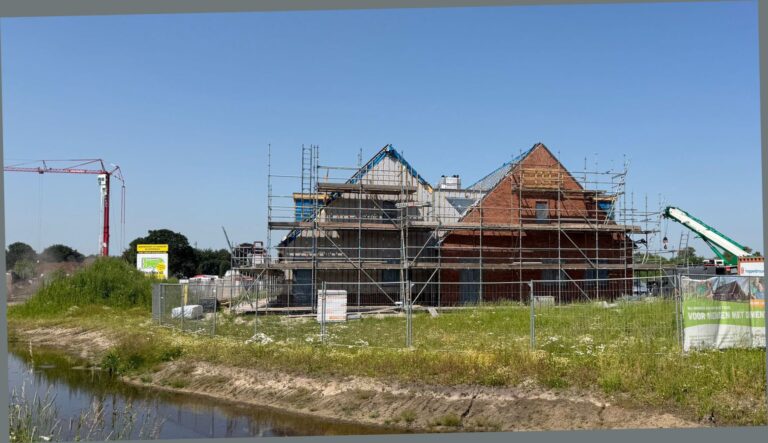 Het Linderbeekhuis in Vroomshoop bereikt hoogste punt (002)