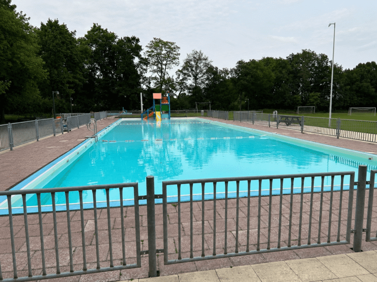 Zwembad De Bargns liggend (1)