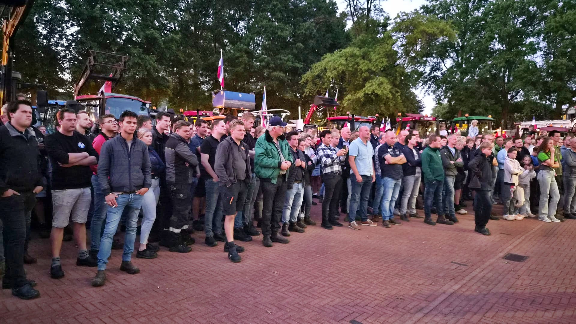 VIDEO – Noodkreet boerensector in Vriezenveen